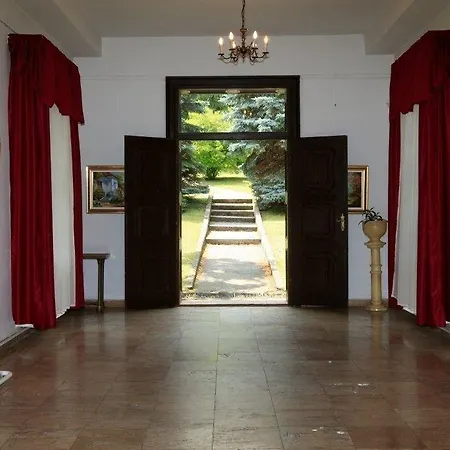 Teleki-degenfeld Kastelyszallo Hotel